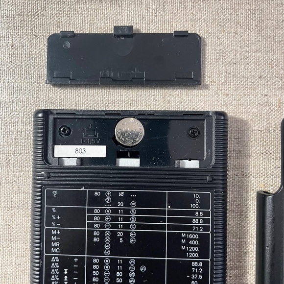 Original 1980s Braun ET66 Calculator - Design inspired the Apple calculator app. - Picture 5 of 7